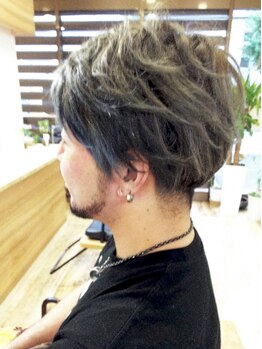 ヘアサロンアート(hair salon a^-to)の写真/柔らかい透明感とツヤ感のあるカラーが人気☆髪質や髪の状態に合わせた薬剤で、ピッタリのカラーを提案♪
