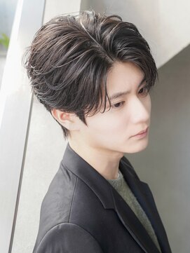 カライングドゥ(ing deux) 黒髪人気ツーブロックニュアンスセンターパート