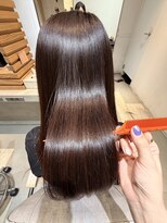 フィゼル 梅田茶屋町(fizelle)&nbsp;酸性ストレートでしなやかな艶髪