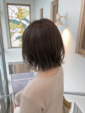 トップヘアー 中庄店(TOP HAIR fuapua) レイヤーボブの外ハネカーキアッシュ『Nao』