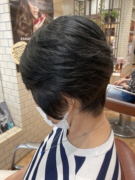 ジュール ドゥJour doux jourスタイリスト　今嶋　骨格をキレイに見せるショート