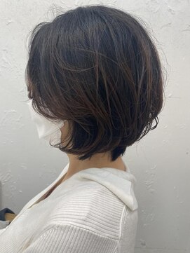ロミー 本厚木(ROMMY.) 30代40代50代◎大人ナチュラルレイヤーショートボブ