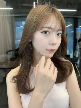 フォンズ(FONS) レイヤーカットワンカールヘア　まわりカット　大人ガーリー