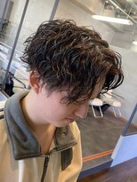 スピンオフシフト(SPIN-OFF SHIFT)&nbsp;センターパートパーマ