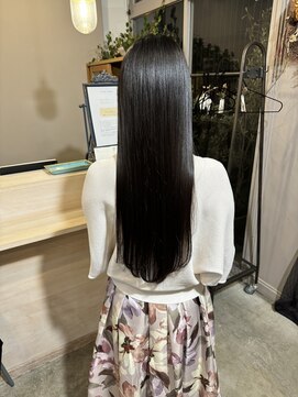 スアバイキキ(SuA by kiki.) デザインカラー/レイヤー/ウェットヘア/オリーブベージュ[千葉]