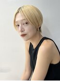 マッシュショート　ブロンド　ハイトーン