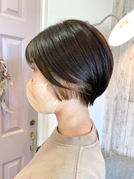 ミコット(micotto) 丸みショート × インナーカラー