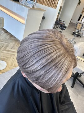 レム 泉中央店(L.E.M) ホワイトベージュ