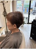 柔らかいベージュマニキュアカラーショート