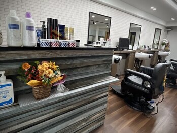 リンクザバーバー(LINK the BARBER)の写真/【東大阪/高井田】アットホームな雰囲気で居心地の良さも自慢！/カット＋眉整え＋シャンプー￥4,100