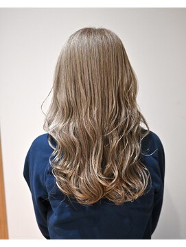 ベージュハイトーン