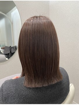 ロエ(Lowe') 切りっぱなしロブ×グレージュ