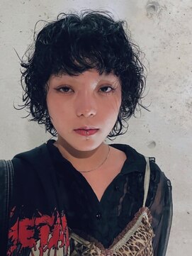 ミムデオム(MIMU de HOMME) クセを活かすショートウルフパーマ
