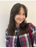 髪の毛に馴染むやわらかいレイヤーカット