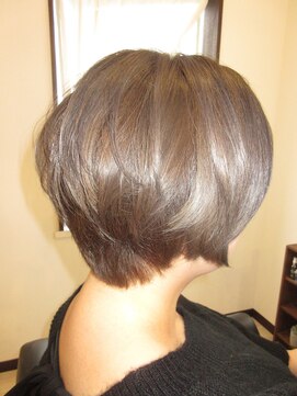 コア フィール ア デイ(COIFFURE A DAY) アッシュグレー