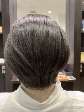 バンズヘアーファミリー(Ban.s Hair Family) 前下がりのレイヤーボブ