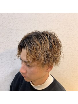 ヘアアンドフェイス ルースト(hair&face ROOST) 【ブリーチ毛】波打ちスパイラル