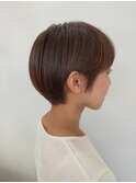 耳掛けがカワイイ♪丸みショート×ベージュカラー