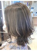 カーキベージュ×大人レイヤーナチュラルクラゲヘアー