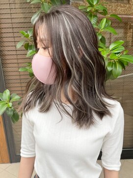 ヨロ 小岩(YOLO) ハイライトカラーミルクティーベージュケアブリーチダブルカラー