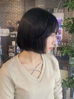 ヘアーアンドメイク ビス(HAIR&MAKE bis) 切りっぱなしボブ【山崎ほのか】