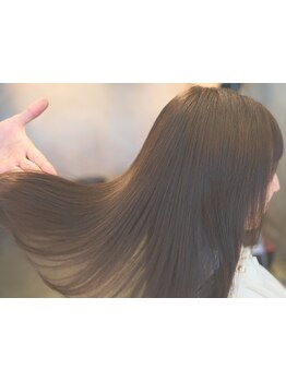 “それ白髪染めなの？”って驚かれる、自然な艶と透明感。