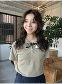 オリーブベージュ×ゆるやかパーマ