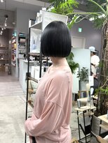 ウーフ(U-fu) 切りっぱなしボブ/アッシュグレー/ハイトーンボブ/ミニボブ