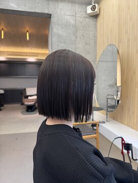 スト 静岡鷹匠(sto) 着物ヘア/ダークアッシュ/ミディアムレイヤーカット/静岡鷹匠