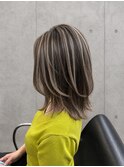 【アキヒロ】くびれミディアムレイヤーハイライト20代30代40代