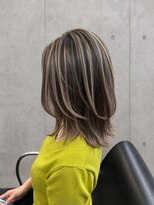 ピース バイ シータ(PEACE by CITA)&nbsp;【アキヒロ】くびれミディアムレイヤーハイライト20代30代40代