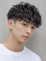 インブルーム(In Bloom)&nbsp;メンズパーマ スペインカール フェードカット ツーブロック