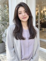ラナ(LaNA)&nbsp;流れる前髪と重なる毛先の艶ロング