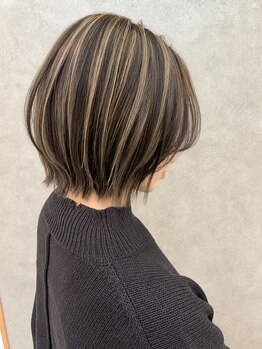 エニル 越谷店(enil)の写真/キレイな色味を保ちながら、髪に潤いを与える♪厳選したカラー剤で、透明感あふれる艶やかな仕上がりに☆