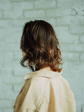 ナウラ(Naurra) カーリーミディ/20代/30代/40代/水島/倉敷