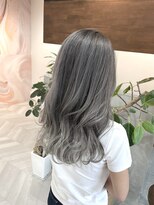 クラン(cLan.)&nbsp;【バレイヤージュグレーシルバー×ロング】by タナカ