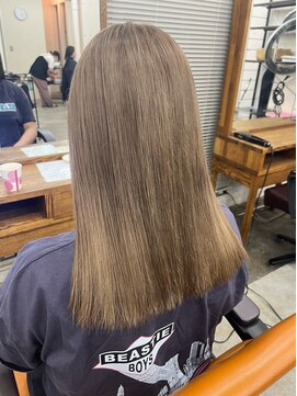 アジールヘア 北千住駅西口店(agir hair) 透明感のある明るめのミルクティーベージュカラー北千住