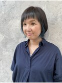 外ハネレイヤーボブフェイスフレーミングマッドブルー白髪染め