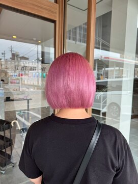 ビーグレイスヒロミ(be Grace HIROMI) ぱつっとボブ×20代ピンクカラー