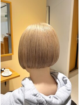 ボアソルテ(Boa Sorte) 1ブリーチベージュのミニボブ