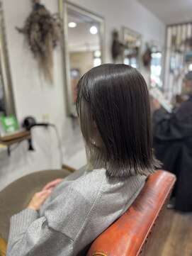 ヘアメイク アンフィ(amphi) インナーカラー