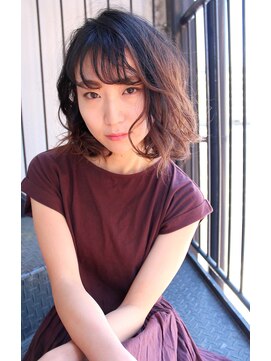 アンビエンテ(ambiente) ボブ　ぼさぼさ感　薄め前髪