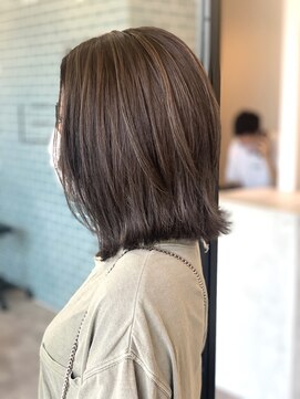 フェーディン(fa/din) ハイライトグレージュミディアムボブ