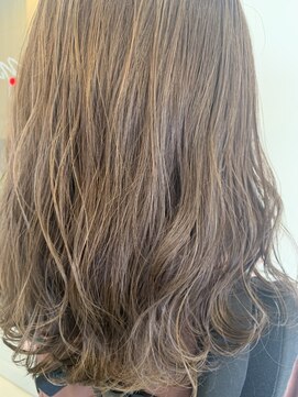 ニナル(Ninal) 『 ナチュラルベージュ × 毛束感 』 ☆ ゆるミディスタイル ☆