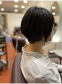 ノーブル前下がりショート