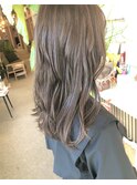くすみベージュのロング