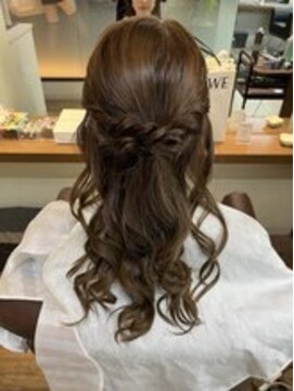 ディア(.eer) 大人キレイ目なハーフアップ☆