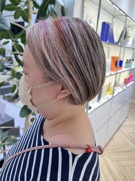 ステア ケース(stair case) 地毛を活かしてポイントカラー　白髪ぼかし 白髪活かし