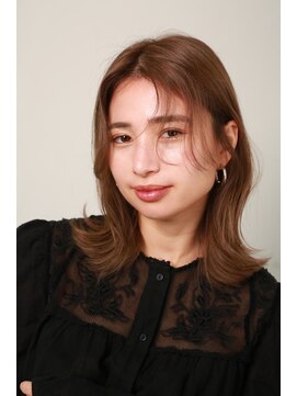 ガーランド (Garland) 前髪パーマ/外ハネミディアム/センター分け前髪/ベージュカラー