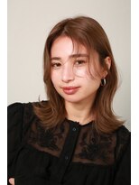 ガーランド (Garland) 前髪パーマ/外ハネミディアム/センター分け前髪/ベージュカラー